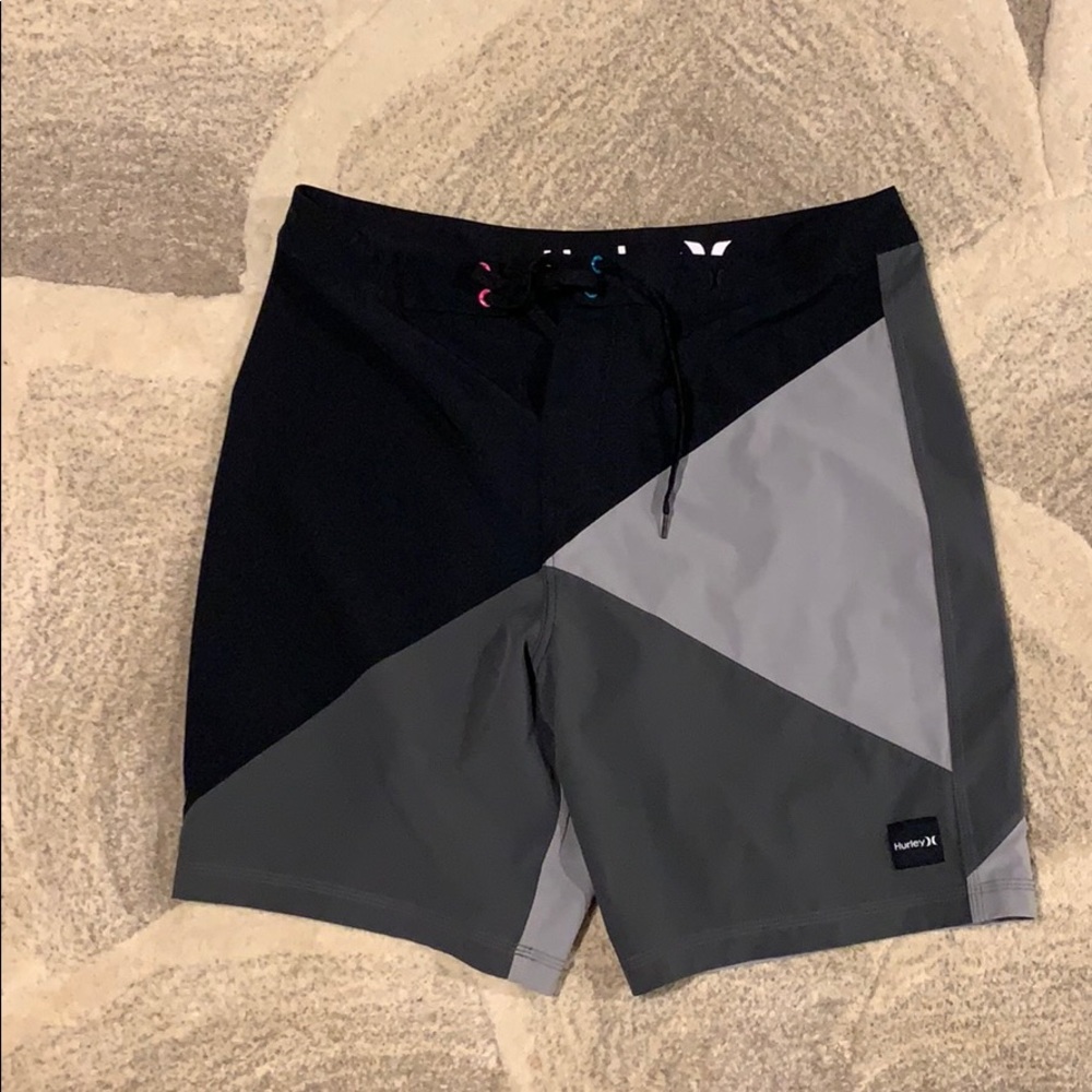 Hurley boardshorts size 32